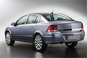  Opel Astra.   Opel