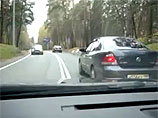 журналисты обнаружили в интернете видеозапись, ранее выложенную погибшим Шугаевым, на которой он на большой скорости едет по встречке на той же Рублевке