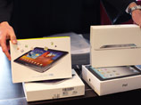   2011  Apple          ""      iPhone   iPad.    Apple      