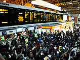 Лондонский вокзал "Виктория" эвакуировали из-за пожара в поезде
