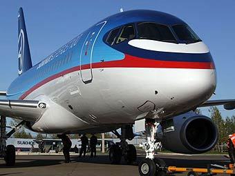 Sukhoi SuperJet 100.    sukhoi.superjet100.com