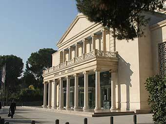    .   Marcobadotti2   wikipedia.org 