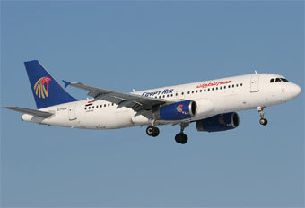  320  EgyptAir.    airliners.net
