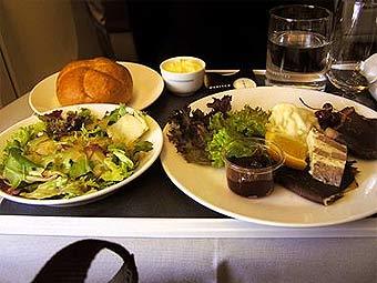  United Airlines.    airlinemeals.net