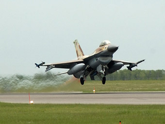  F-16  .    airforce.forces.gc.ca