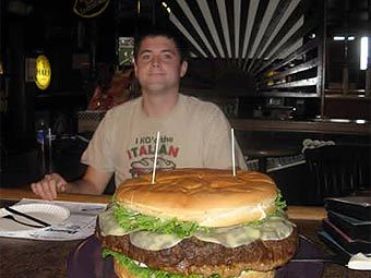     .    dennysbeerbarrelpub.com