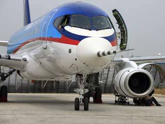 Sukhoi SuperJet 100.    sukhoi.org 
