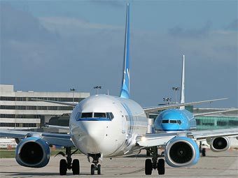 Boeing 737  XL Airways.    airliners.net