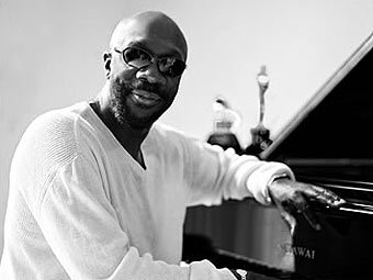  .    isaachayes.com