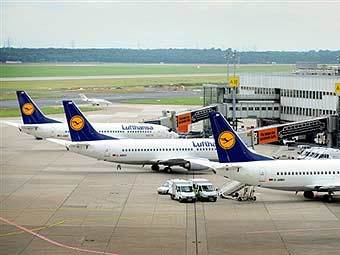   Lufthansa.  AFP