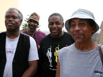 Joe McPhee, William Parker, Roy Campbell, Warren Smith.    dom.com.ru