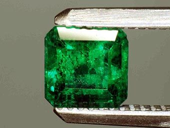    azemerald.com 