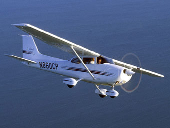  Cessna 172.    tractorair.com
