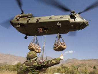  Chinook  .    www.defenseindustrydaily.com