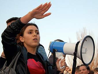     6 .  Unimedia
