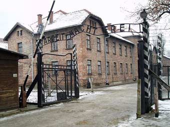    c Arbeit Macht Frei.   Trialsanderrors   wikipedia.org