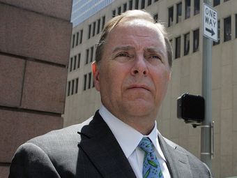 - Enron  .  2004    ©AFP