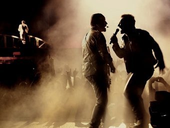 U2  -,    