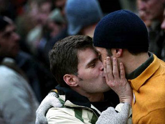  Reuters