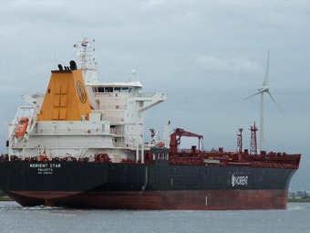  "-".  marinetraffic.com
