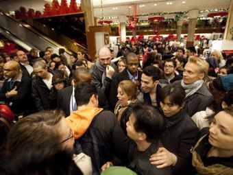     - 25  2011 .  ©AFP