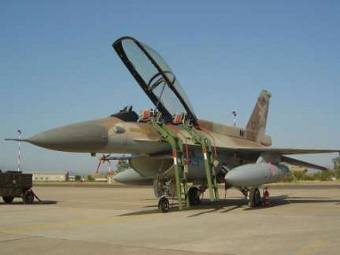F-16D  .    aces.safarikovi.org