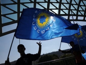  " "   2  2012 .  ©AFP