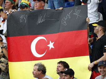  Reuters