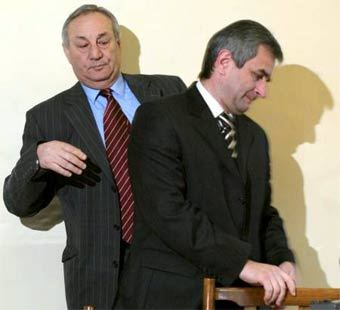      ()  -  .  Reuters, 13  2005 